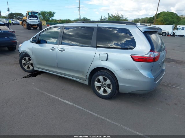 Toyota SIENNA LE 2020 5TDKZ3DC2LS040344 Image 3