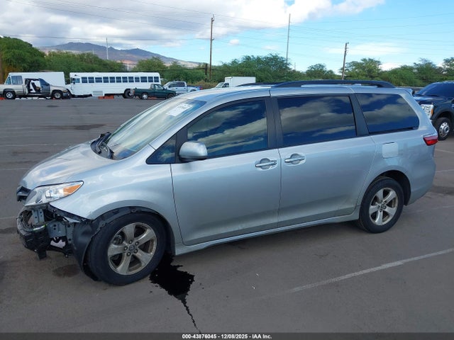 Toyota SIENNA LE 2020 5TDKZ3DC2LS040344 Image 6