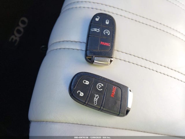 Aukcja sprzedaży 2017 Chrysler 300 300s, vin: 2C3CCABG7HH617850, numer aukcji: 43876136