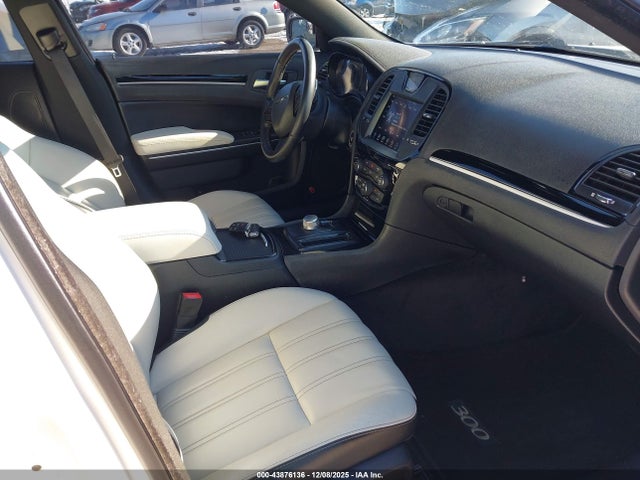 Aukcja sprzedaży 2017 Chrysler 300 300s, vin: 2C3CCABG7HH617850, numer aukcji: 43876136