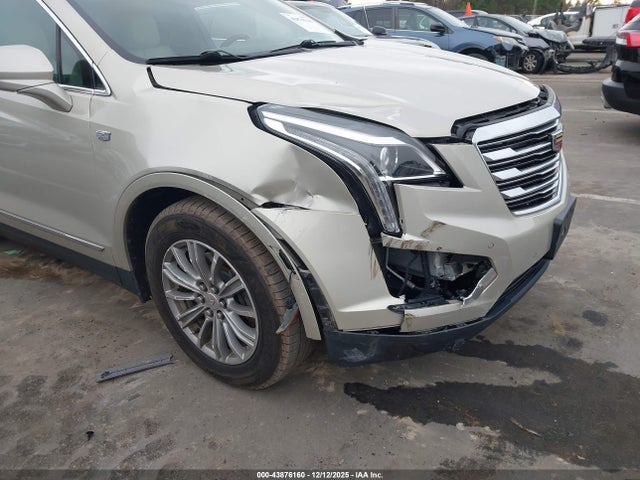 2017 CADILLAC XT5 1GYKNDRS8HZ214161 Photo 5