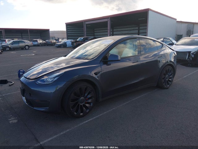 2021 TESLA MODEL Y 5YJYGDEF7MF079421 Photo 1