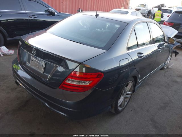 2014 MERCEDES-BENZ C 250 WDDGF4HB0ER307204 Photo 3