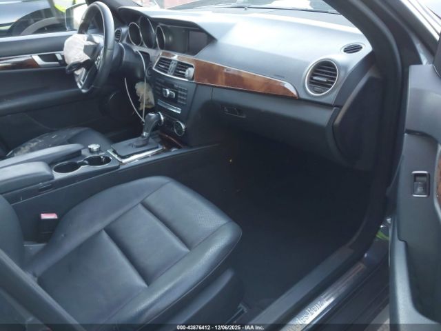 2014 MERCEDES-BENZ C 250 WDDGF4HB0ER307204 Photo 4