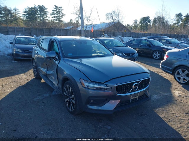 2021 VOLVO V60 CROSS COUNTRY YV4102WK9M1073826