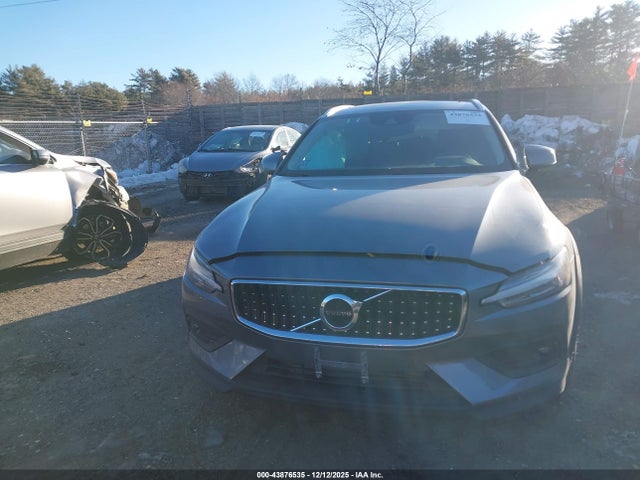 YV4102WK9M1073826 Volvo V60 Cross Country T5