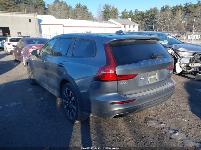 2021 VOLVO V60 CROSS COUNTRY YV4102WK9M1073826 Photo 2
