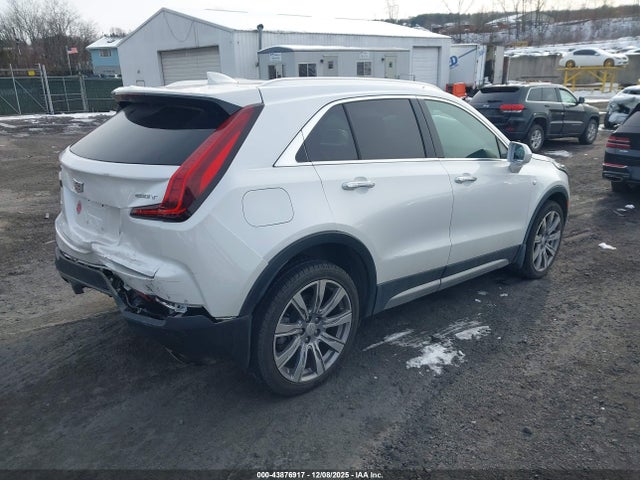 2019 CADILLAC XT4 1GYFZDR42KF215872 Photo 3