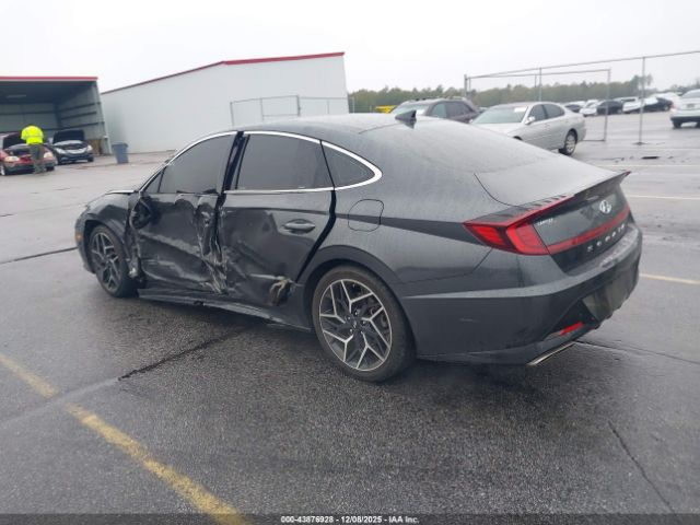 2021 HYUNDAI SONATA 5NPEK4JC4MH105813 Photo 2