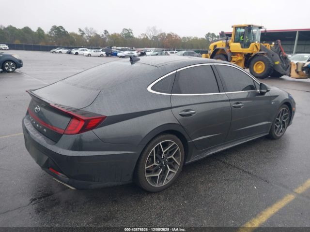 2021 HYUNDAI SONATA 5NPEK4JC4MH105813 Photo 3