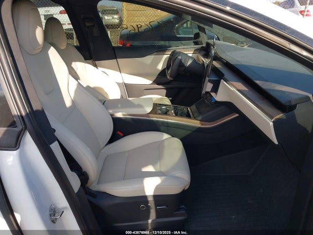 2023 TESLA MODEL X 7SAXCDE56PF406140 Photo 4