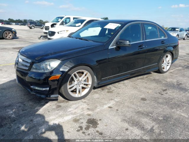 2013 MERCEDES-BENZ C 300 WDDGF8AB2DR265053 Photo 1