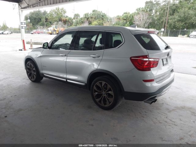2016 BMW X3 5UXWX9C55G0D91594 Photo 2