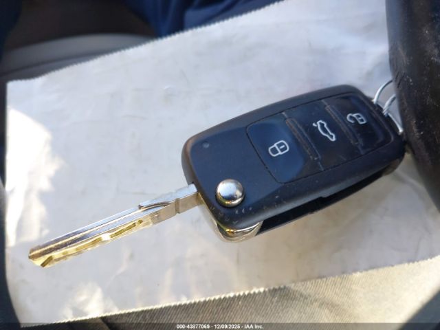 2017 VOLKSWAGEN BEETLE 3VW517AT1HM803250 Photo 10