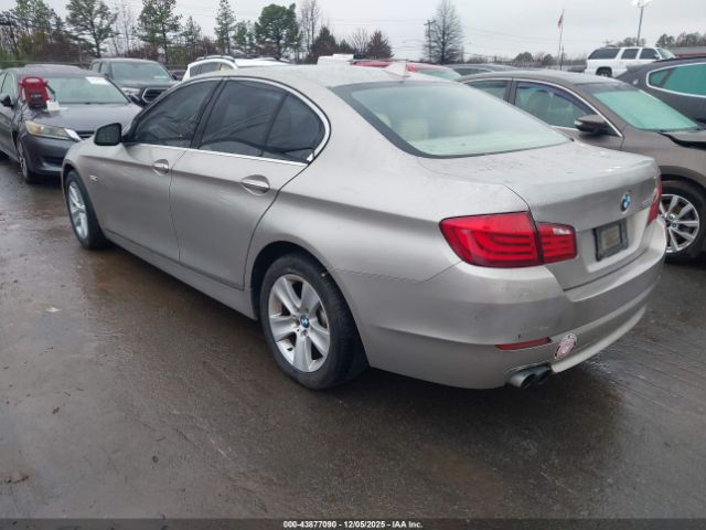 2011 BMW 528I WBAFR1C52BC740225 Photo 2