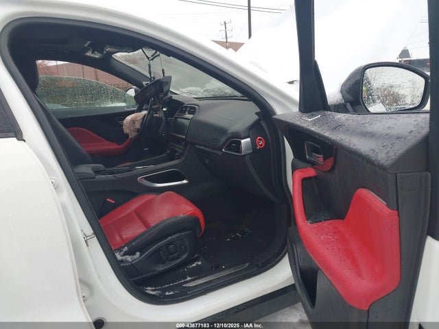 2017 JAGUAR F-PACE SADCL2BV6HA074932 Photo 4