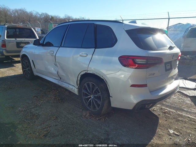 2020 BMW X5 5UXCR6C06L9B60726 Photo 2
