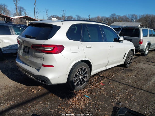 2020 BMW X5 5UXCR6C06L9B60726 Photo 3