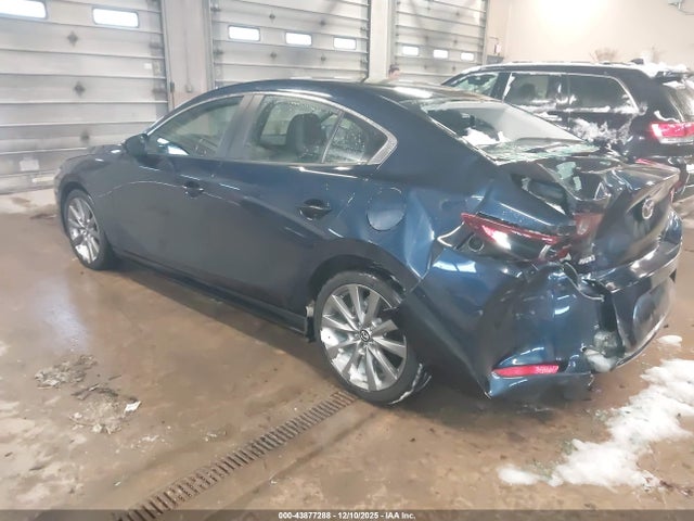 43877288 :رقم المزاد ، 3MZBPABL9NM317326 vin ، 2022 Mazda Mazda3 Select مزاد بيع