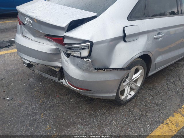 2018 AUDI A3 WAUAUGFF2J1045494 Photo 5