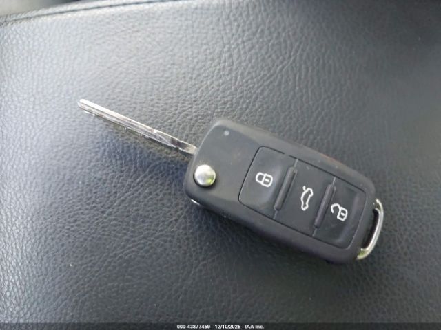 2017 VOLKSWAGEN TIGUAN WVGTV7AX0HK006363 Photo 10