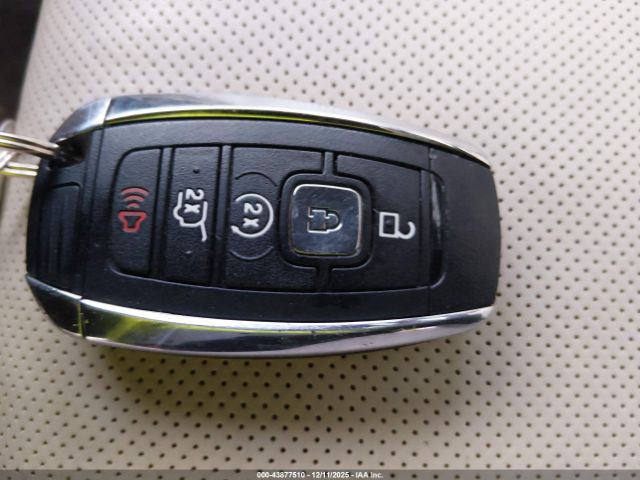 2019 LINCOLN MKC 5LMCJ3D91KUL00686 Photo 10