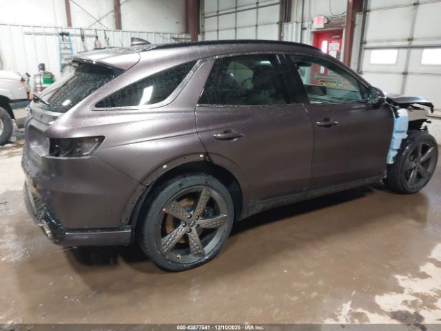 2023 GENESIS GV70 KMUMCDTC9PU086074 Photo 3