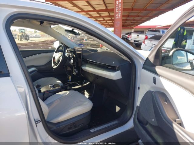 2021 FORD MUSTANG MACH-E 3FMTK3R70MMA10454 Photo 4