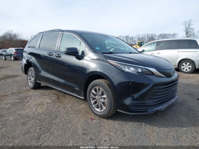 2021 TOYOTA SIENNA 5TDKRKEC4MS054417