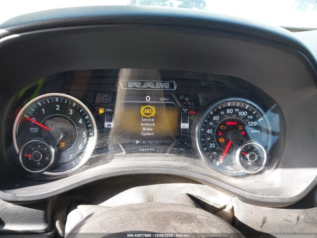 2021 Ram 1500 Big Horn  4x4 5'7 Box მანქანა იყიდება აუქციონზე, vin: 1C6SRFFT4MN648850, აუქციონის ნომერი: 43877660