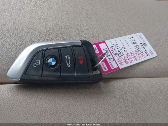 2019 BMW X3 5UXTR9C55KLP95867 Photo 10