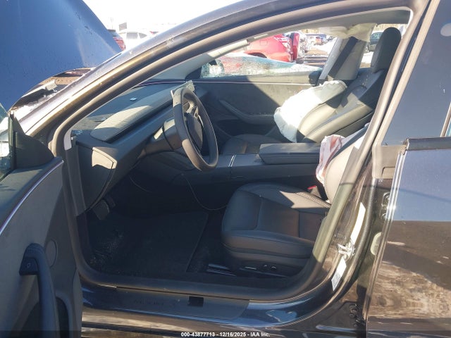Продажа на аукционе авто 2025 Tesla Model 3 Long Range All-wheel Drive, vin: 5YJ3E1EB1SF021815, номер лота: 43877713