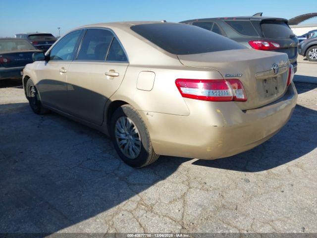 2011 TOYOTA CAMRY 4T1BF3EK6BU640739 Photo 2