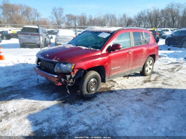 Jeep Compass Latitude 2014 1C4NJDEBXED661832 Image 2