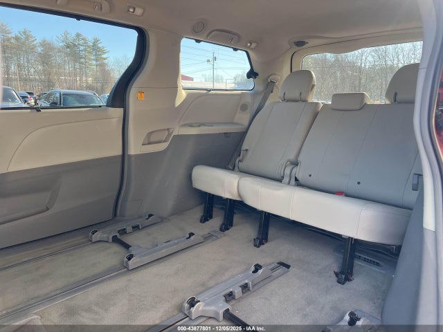 Aukcja sprzedaży 2011 Toyota Sienna Xle, vin: 5TDDK3DC4BS022231, numer aukcji: 43877801
