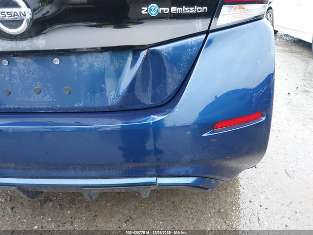 1N4AZ1CPXJC301633 Nissan LEAF S