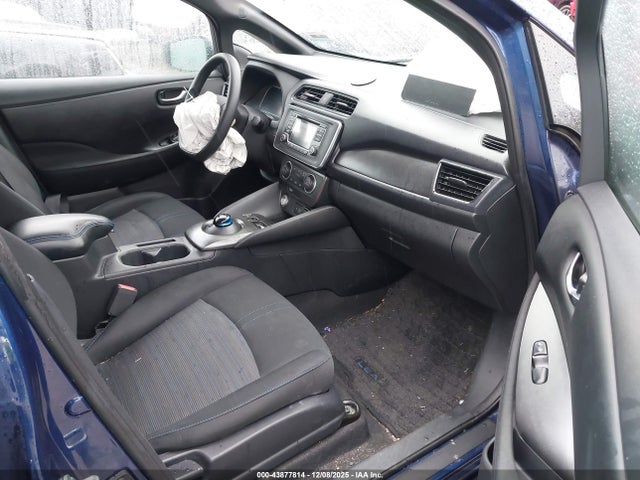 1N4AZ1CPXJC301633 Nissan LEAF S