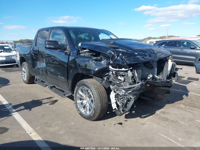 43877825 :رقم المزاد ، 1C6SRFJTXPN656768 vin ، 2023 Ram 1500 Laramie  4x4 5'7 Box مزاد بيع