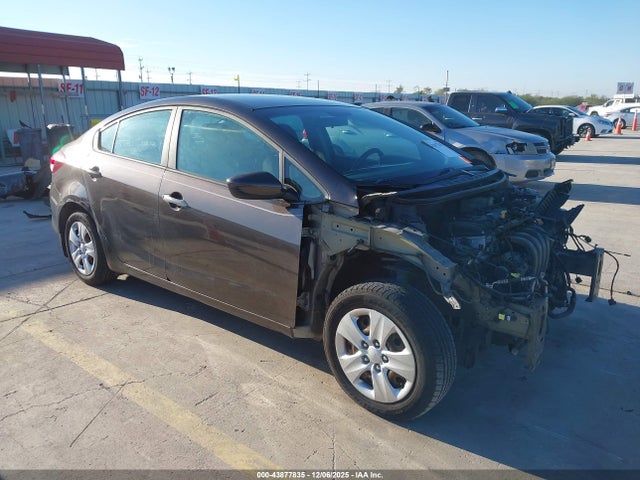 KIA FORTE LX 2017 3KPFK4A71HE114728 zdjęcie główne