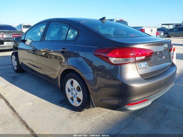 KIA FORTE LX 2017 3KPFK4A71HE114728 Image 3