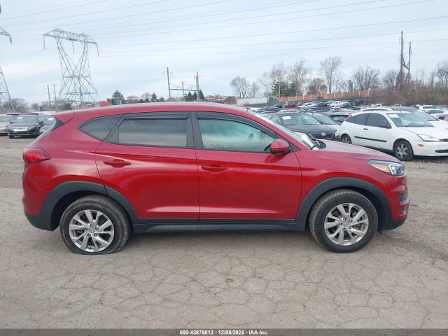 KM8J2CA47MU347692 Hyundai TUCSON SE