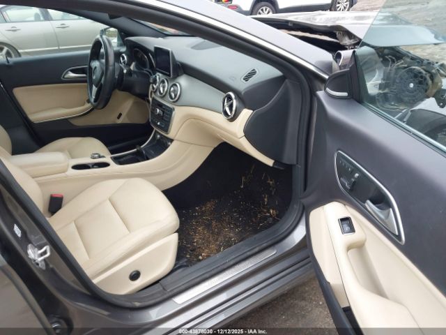 2014 MERCEDES-BENZ CLA 250 WDDSJ4EB1EN065477 Photo 4