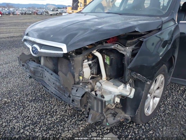 Subaru Forester 2.5i Limited 2015 JF2SJAHC1FH537675 Image 18