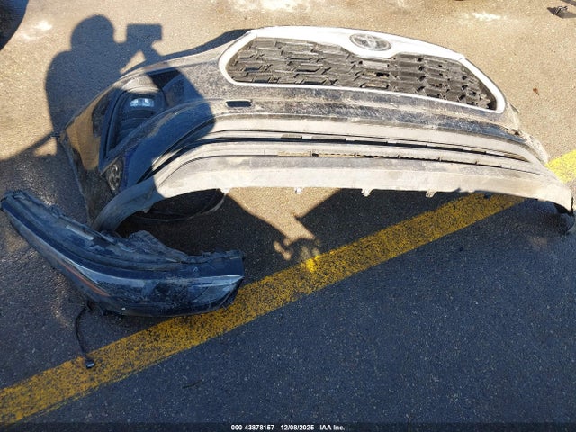 5TDGZRAHXNS554423 Toyota Highlander Xle