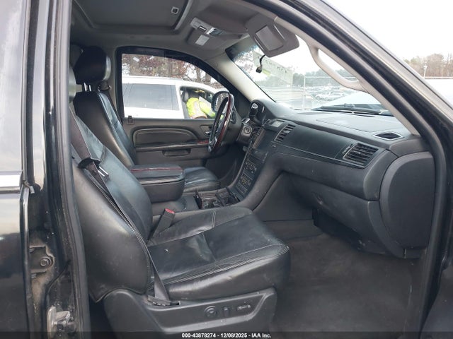 2011 CADILLAC ESCALADE ESV 1GYS4HEF9BR130005 Photo 4