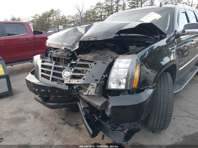 2011 CADILLAC ESCALADE ESV 1GYS4HEF9BR130005 Photo 5