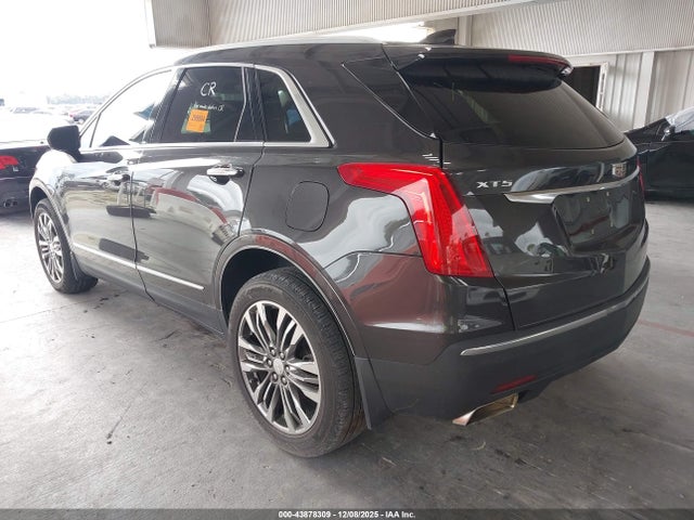 2018 CADILLAC XT5 1GYKNERS6JZ224862 Photo 2