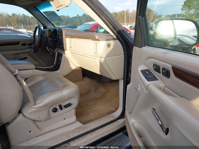 Продажа на аукционе авто 2002 Cadillac Escalade Standard, vin: 1GYEK63N22R132146, номер лота: 43878341