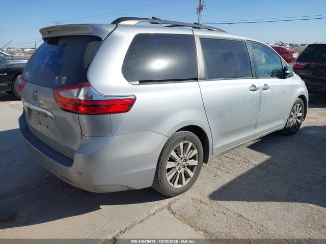 2017 TOYOTA SIENNA 5TDYZ3DC3HS768031 Photo 3