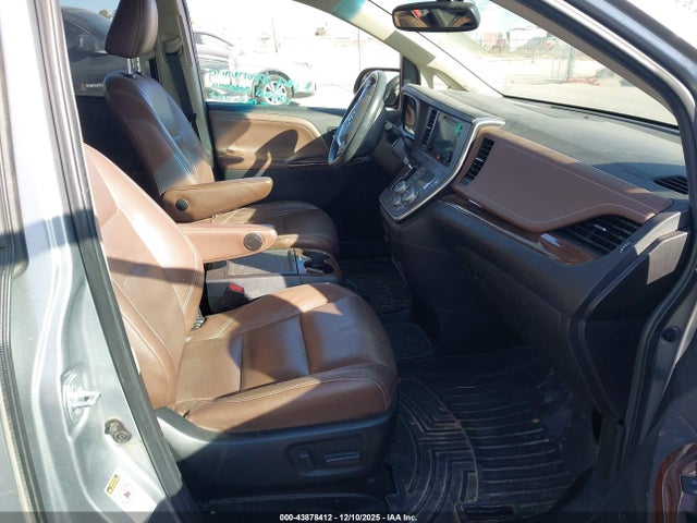 2017 TOYOTA SIENNA 5TDYZ3DC3HS768031 Photo 4